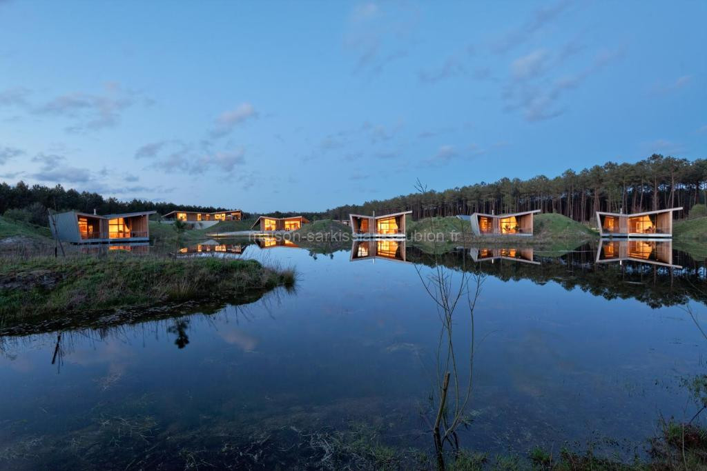 Photo de Les Échasses Golf & Surf Eco Lodge
